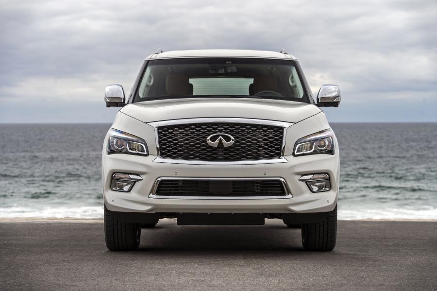  Infiniti QX80 5.6 Signature Edition 2017 года  (NA) (фото 4 из 11)
